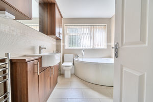 En-Suite 2- click for photo gallery